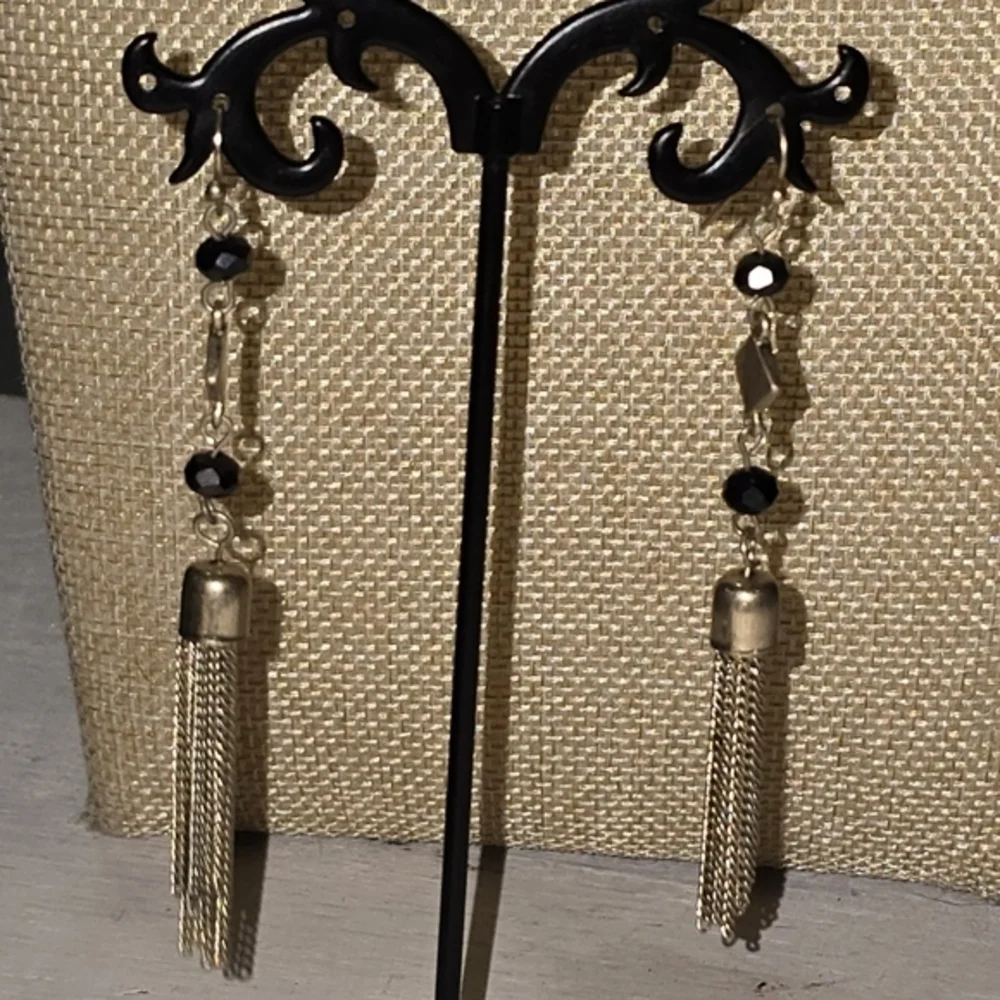 Lucky Brand‎ Elegant Black and Gold Dangle Earrings